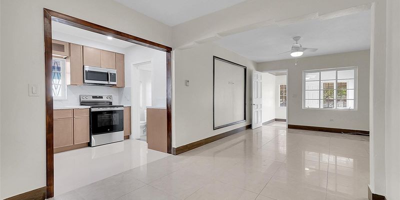 Miami House: 330 SW 48 Ave #1