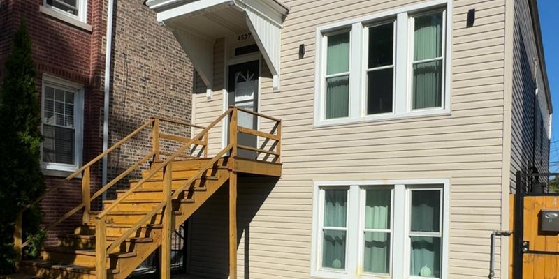 Chicago House: 4537 S Francisco Ave