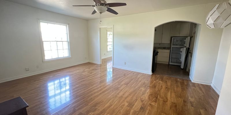 Houston Apartment: 3821 Woodleigh St