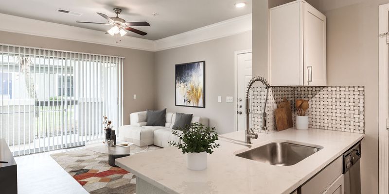 Webster Apartment: 234 E Medical Center Blvd