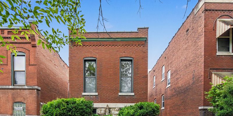 St. Louis House: 4416 S Grand Blvd