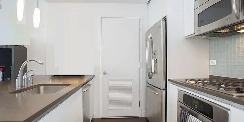 Brooklyn House: 306 Gold St