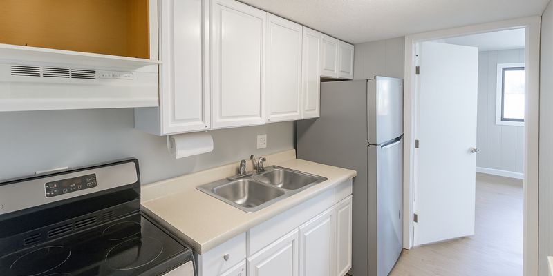 Lake Bluff Apartment: 420 - 426 West Washington Avenue