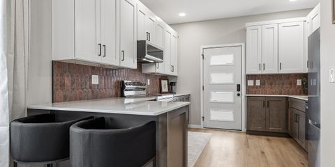 918_7th_St_SE (39 of 62).jpg