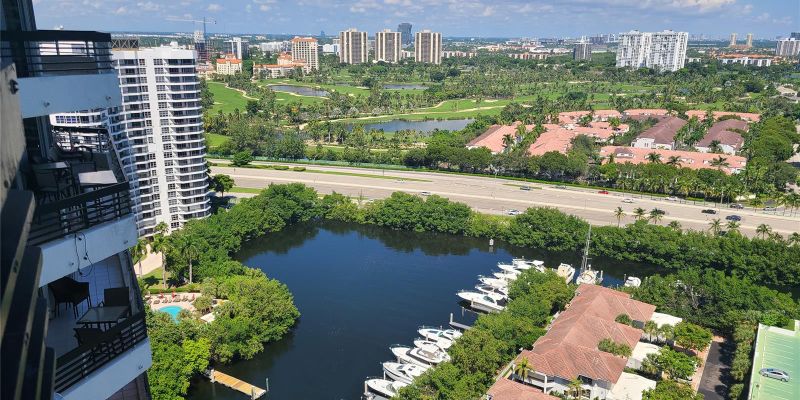 Aventura Apartment: 3530 Mystic Pointe Dr