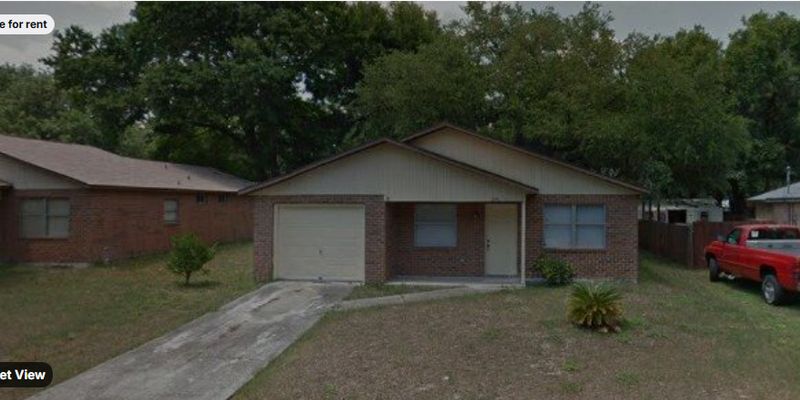 Lakeland House: 2741 Smithtown Dr