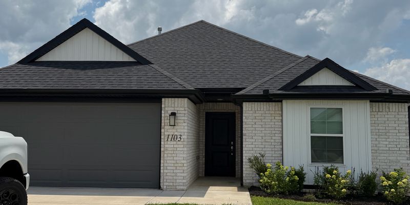 Lowell House: 1105 Pepperwood Ave