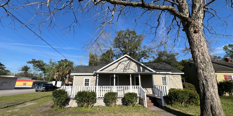 Brunswick House: 3614 Norwich St