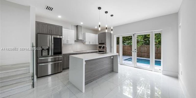 Miami Condo: 3142 Carter St