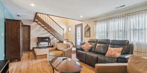 06-113 1245 Michelle CT.jpg