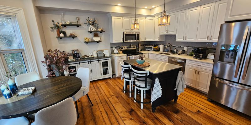 Dedham House: 95 Harvard St