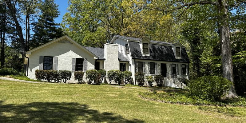 Atlanta House: 7040 Glenridge Dr