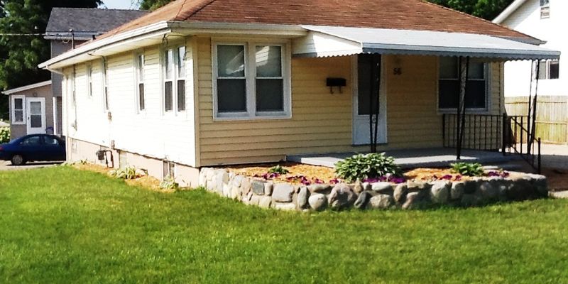 Oakland County House: 56 Broadway St