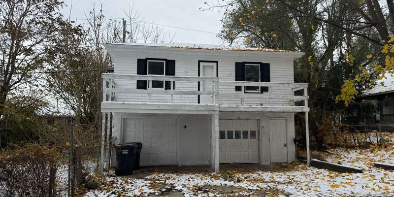 Anderson House: 2234 Fairview Street