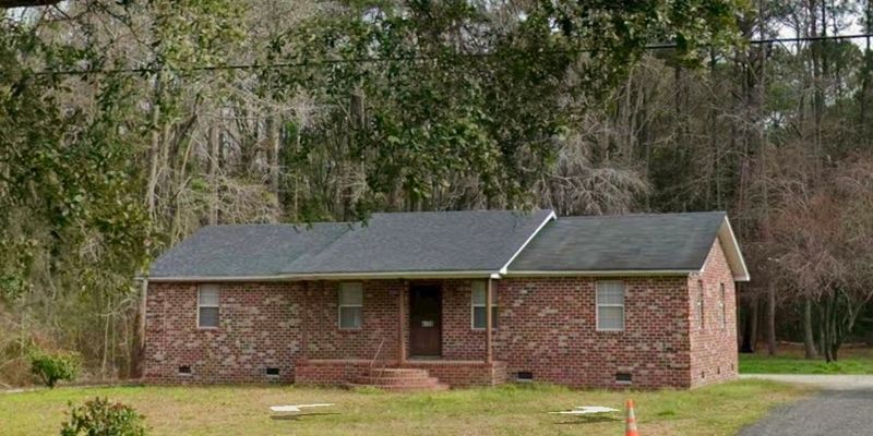 Ravenel House: 4158 Davison Road