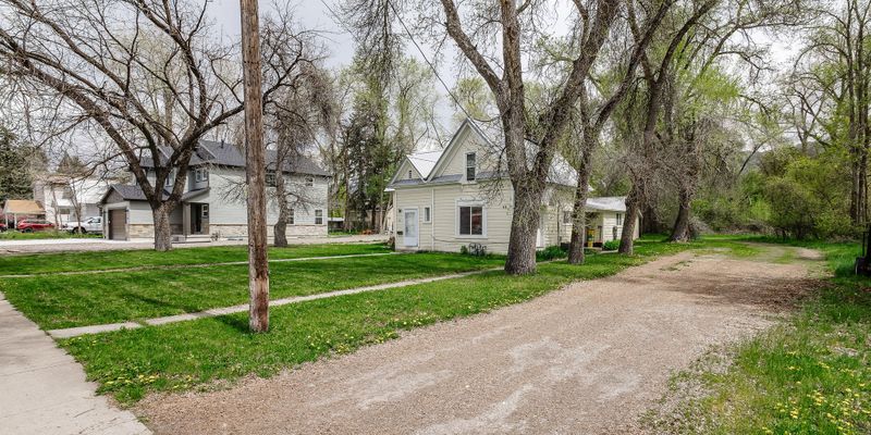 Logan Apartment: 60 N 400 E