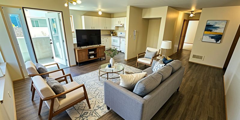 Seattle Apartment: 3435 Burke Ave N