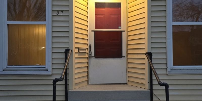 Springfield Apartment: 55-57 W Parkwood Ave