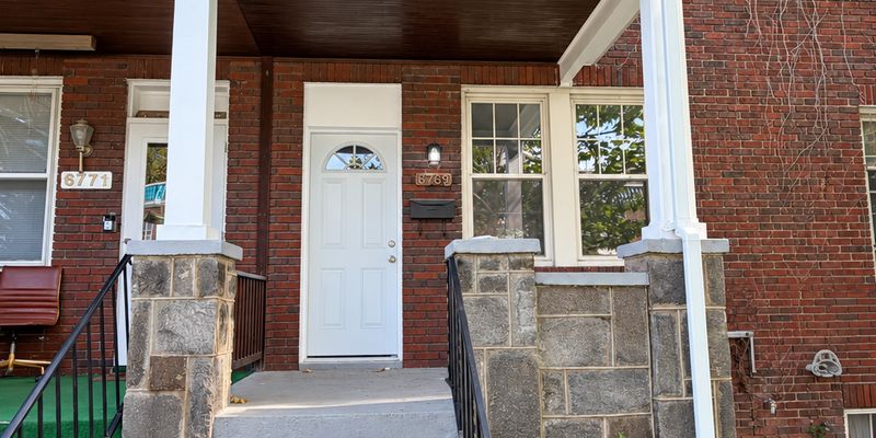 Dundalk House: 6769 Woodley Rd