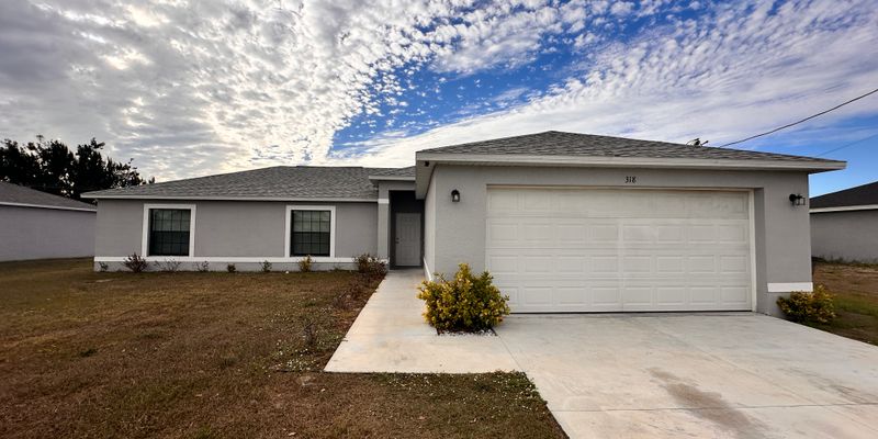 Cape Coral House: 318 NW 7th Pl