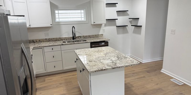 Portsmouth House: 1440 Lasalle Ave