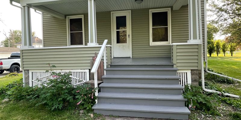 Sumner House: 401 N Polk St