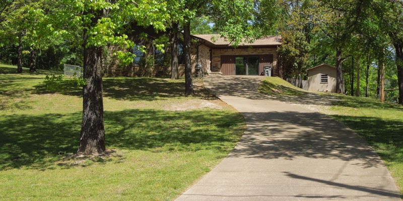 Hot Springs House: 169 San Carlos Cove