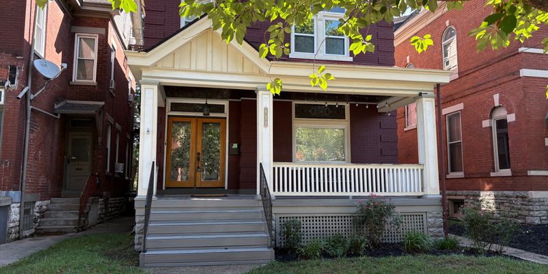 Covington House: 422 Garrard St