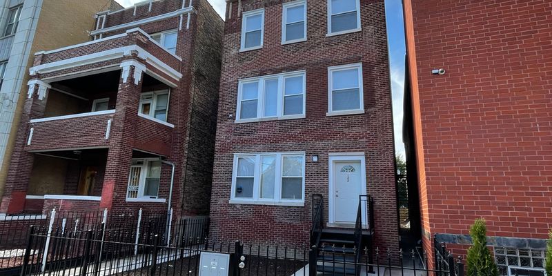 Chicago Apartment: 122 S Central Ave