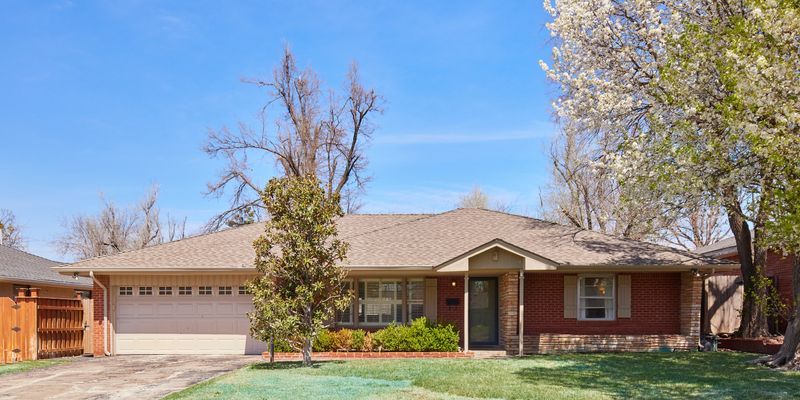 Nichols Hills House: 1719 Westminster Place