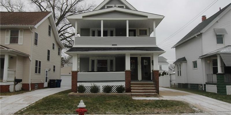 Lakewood Multiplex: 1529 Cordova Ave