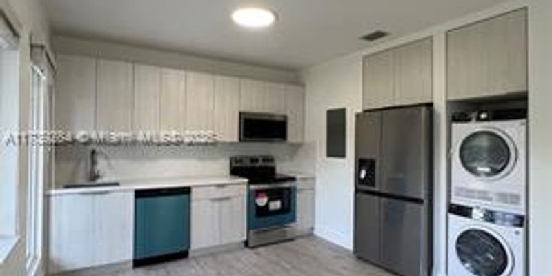 Miami House: 246 NW 49th St # B