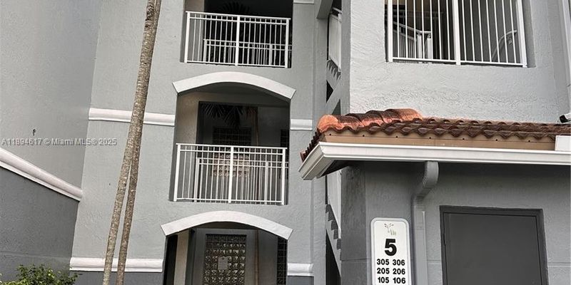 Pembroke Pines Condo: 5-306 NW 2nd St