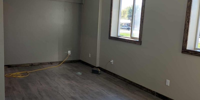 Little York Apartment: 323 S Broadway St