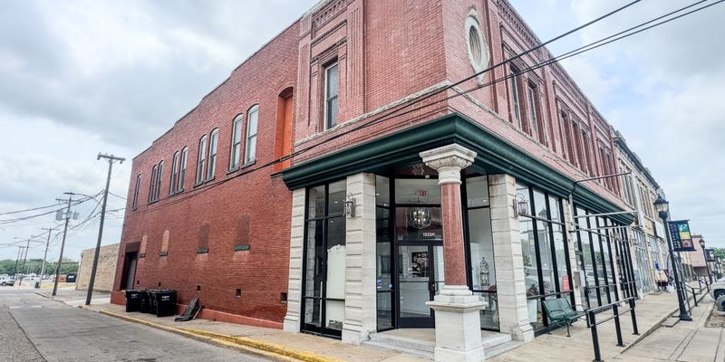 Greenville House: 2901 Lee St Unit 1