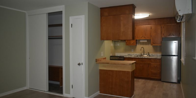 Ledyard Apartment: 1550 CT-12