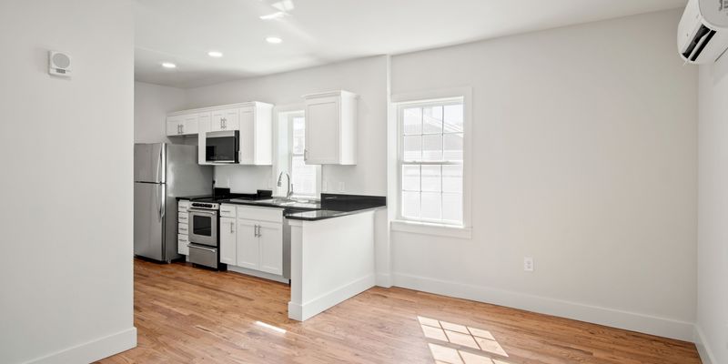 Knoxville Apartment: 2733 E Magnolia Ave