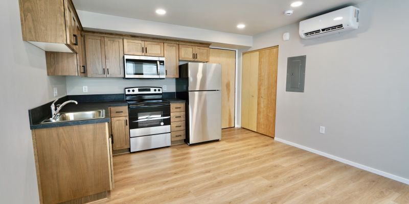 McMinnville Apartment: 110 SE Handley St