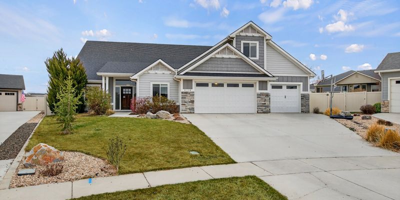 Nampa House: 2110 S Herron Dr