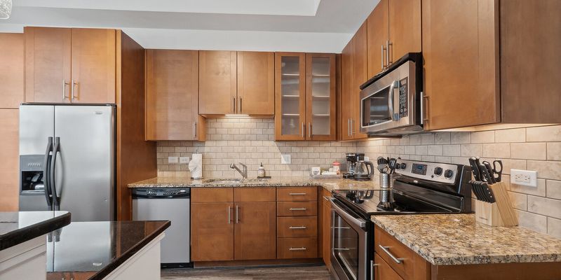 Houston Apartment: 2566 Richmond Ave.