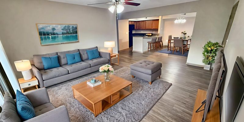 Edwardsville Apartment: 1070 University Dr