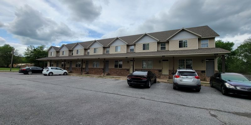 Centerton Townhome: 192 Fair St