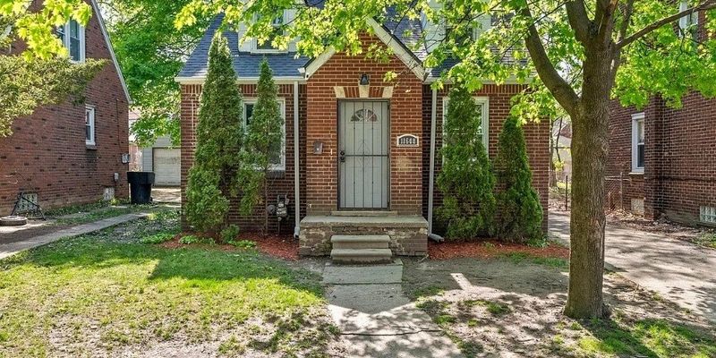 Detroit House: 11608 Duchess St
