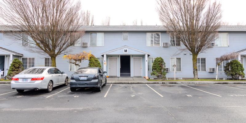 Hermiston Apartment: 1650 W Sunland Ave