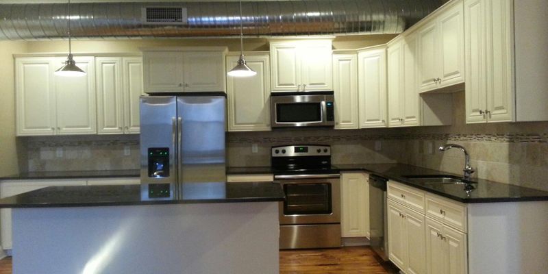 Batavia Apartment: 14 Jackson St