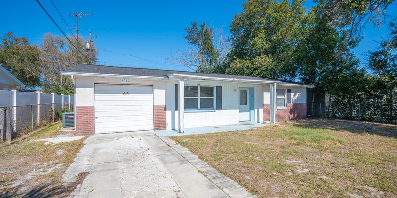 Holiday House: 4719 Blossom Dr