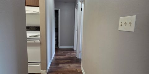 Hallway.JPG