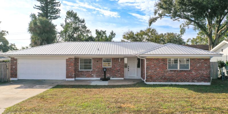 Winter Haven House: 124 Shelley Dr