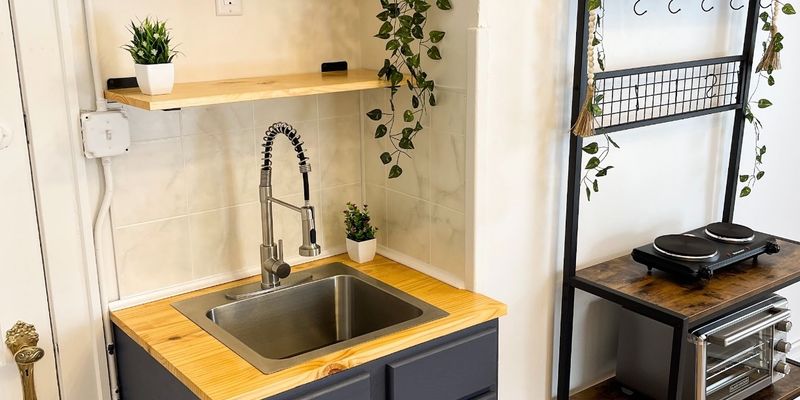 Des Moines Apartment: 3721 Cottage Grove Ave