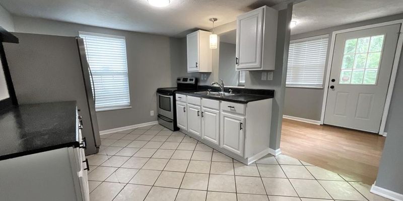 Springfield House: 1324 W Walnut St